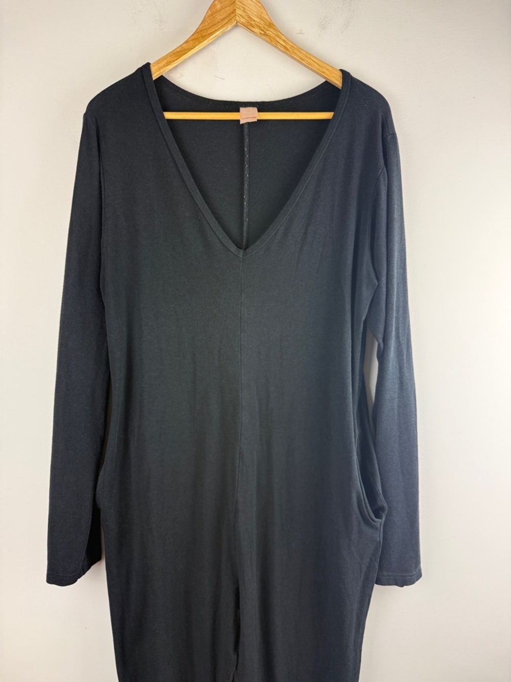 Smash + Tess Black Long Sleeve V-Neck Jumpsuit Size Medium - Picture 3 of 10